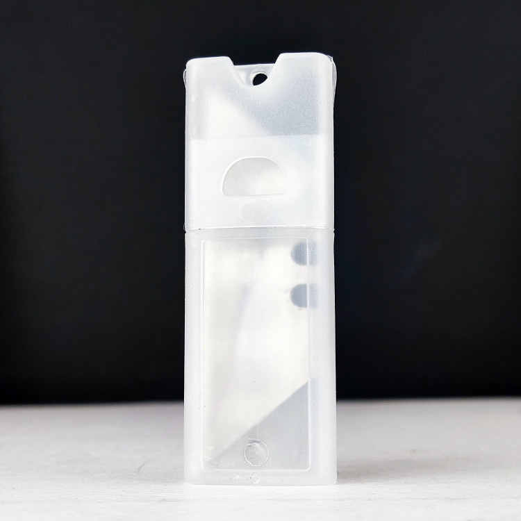 تیزبر و کاتر تاشو با تیغه 5 عدد جنس: دسته ABS، سر آلیاژ روی تیغه تعویض سریع رنگ:زرد،قرمز،آبی