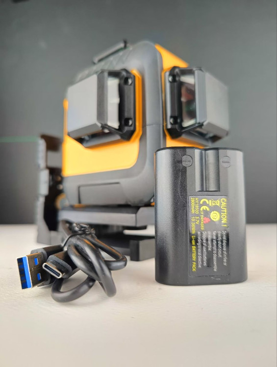 تراز لیزری هوتچ متقاطع کاملاً حرفه ای سه بعدی دارای پایه مگنتی بسیار پر قدرت(12 خط) Hoteche (285007)