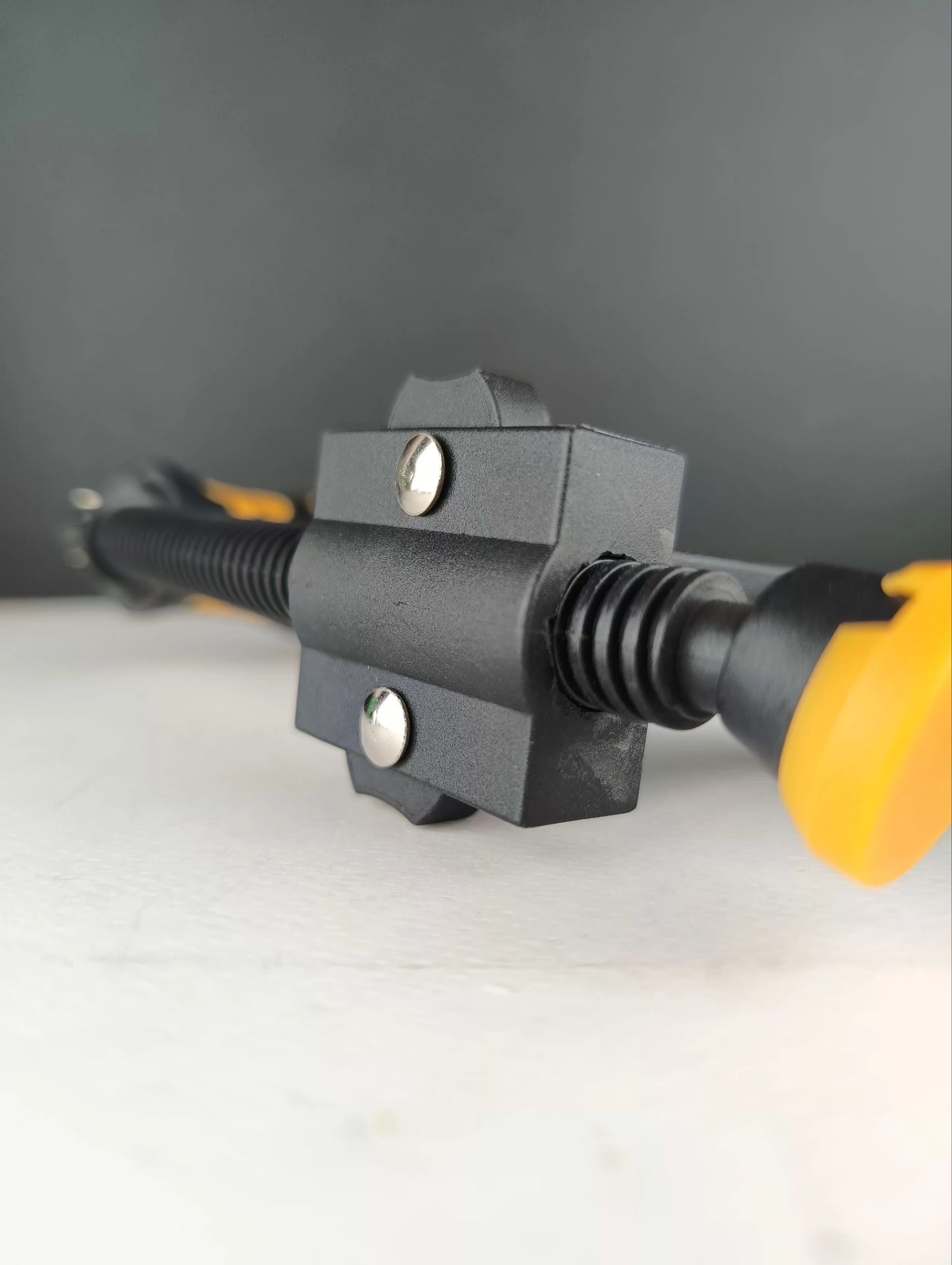 گیره پلاستیکی پیچی ضامن دار حرفه ای با مغزی فلزی مخصوص کار با چوب و ام دی اف - برند اصلی Hoteche هوتچ (290452)