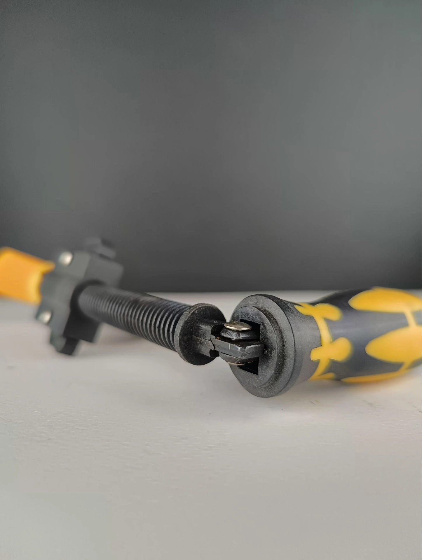 گیره پلاستیکی پیچی ضامن دار حرفه ای با مغزی فلزی مخصوص کار با چوب و ام دی اف - برند اصلی Hoteche هوتچ (290452)