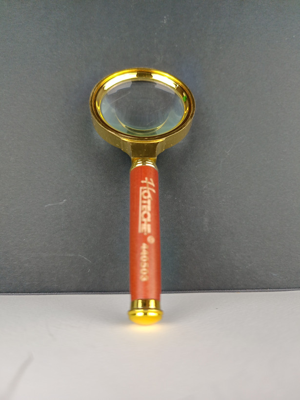 ذره بین فوق صنعتی از جنس آلیاژ روی بزرگنمایی 2.5X قطر 60 میلیمتر برند اصلی هوتچ کد محصول (440503) (قسطی)
