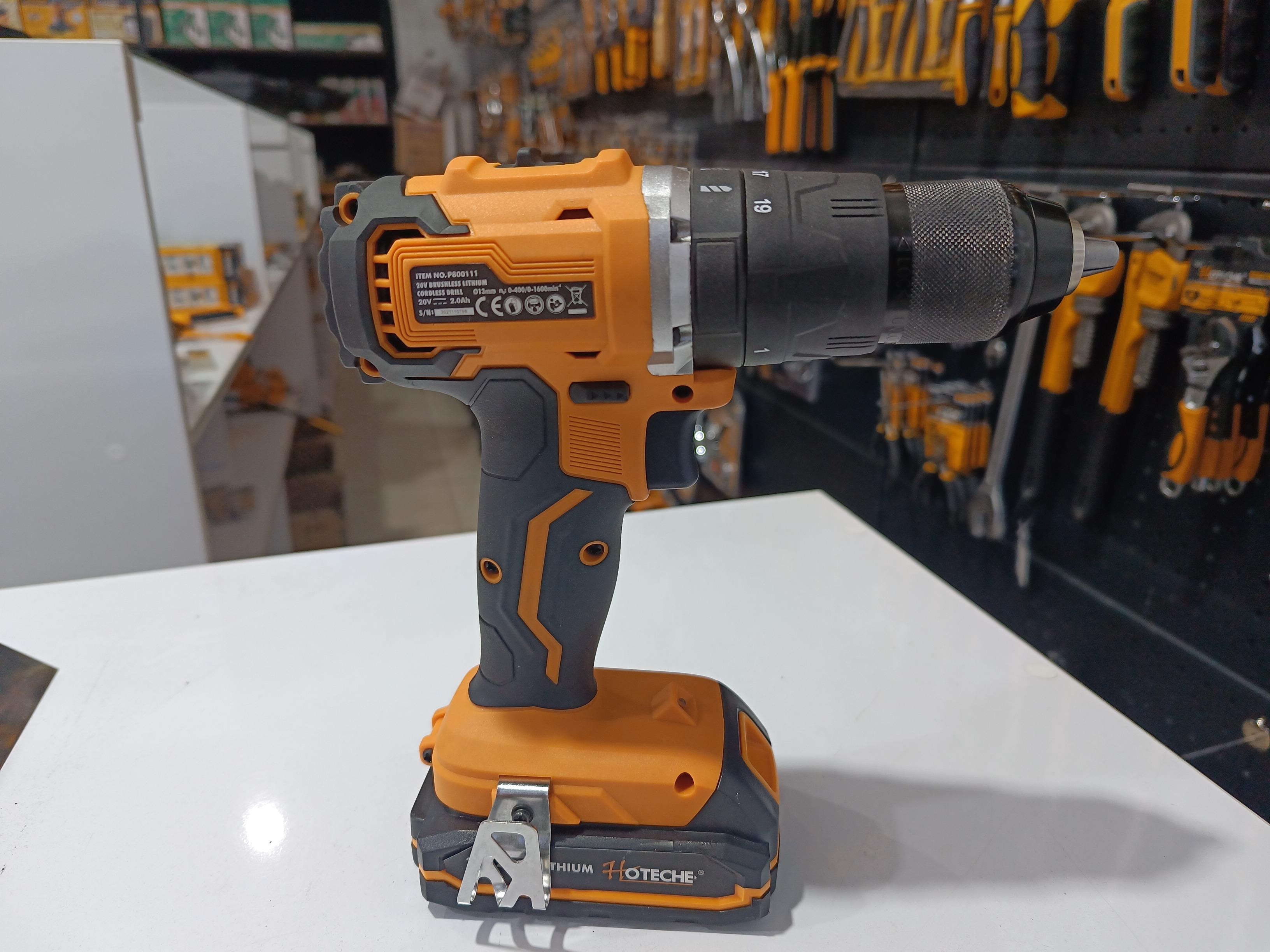 دریل پیچ گوشتی شارژی لیتیومی ۱۸ ولت بدون جعبه دار فوق صنعتی برند اصلی هوتچ کد محصول (800111)