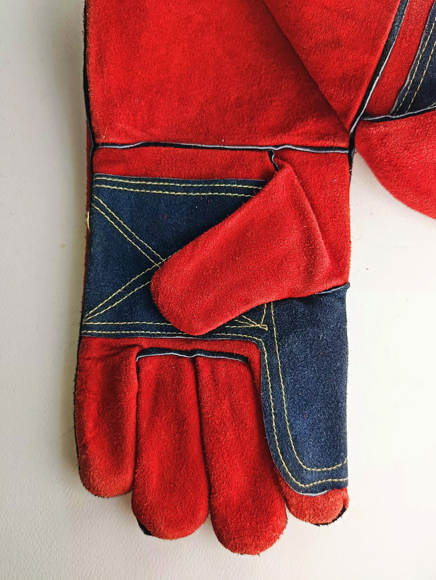 دستکش ساعد بلند جوشکاری از چرم گاوی ضخیم کف دست و شست تقویت شده داخل پارچه ای دوخت با نخ کولار برند اصلی هوتچ کد محصول (433114)