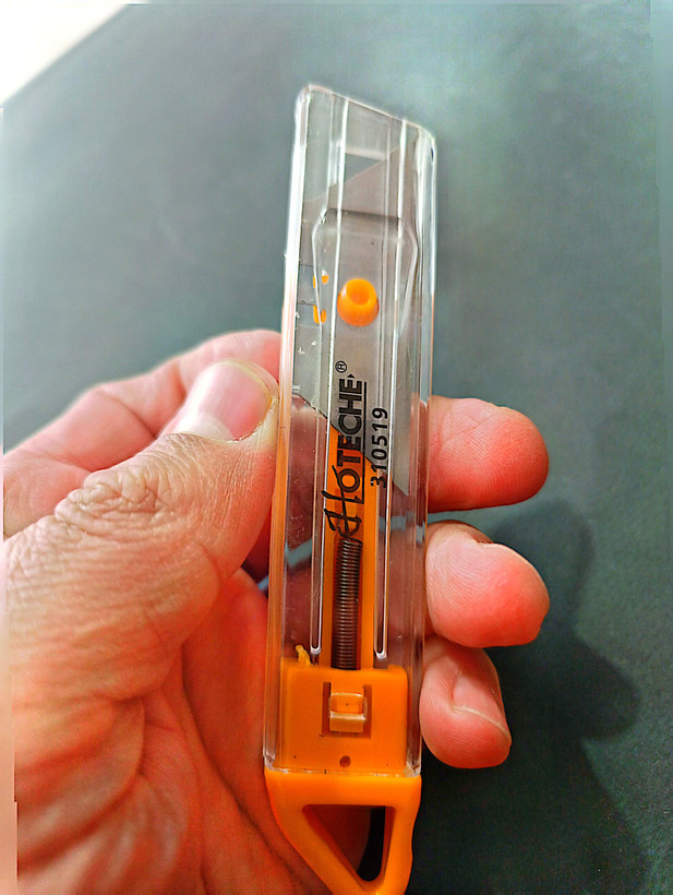 چاقوی ایمنی (کاتر تیزبر) بازگشتی هوتچ (Hoteche) با بدنه PS Shell کد محصول (310519) (قسطی)