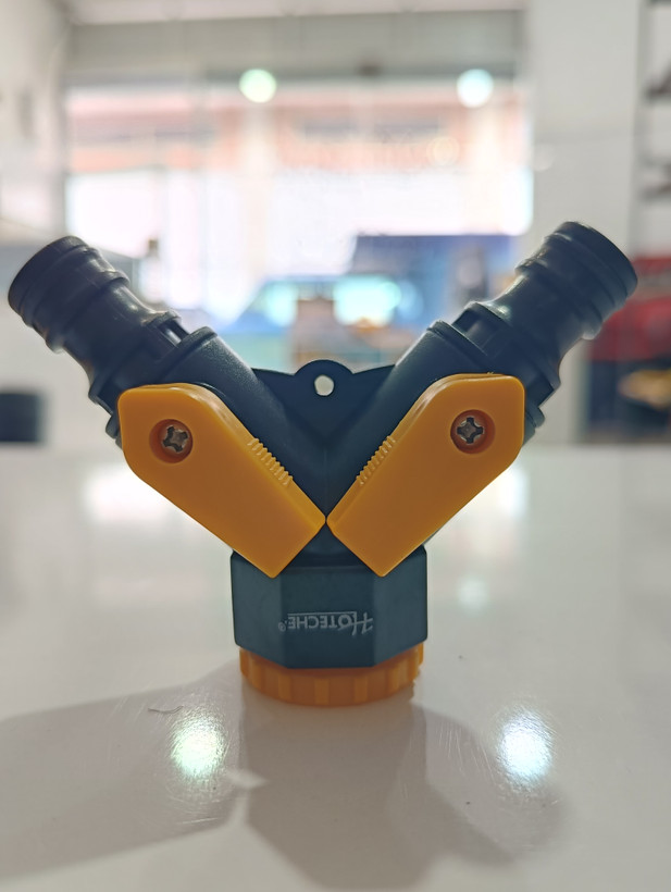 Hoteche three-way faucet connector (code 371116) Converts the faucet into two branches with separate control اتصال دهنده سه راهی شیر آب Hoteche (کد 371116) تبدیل شیر به دو شاخه با کنترل مجزا