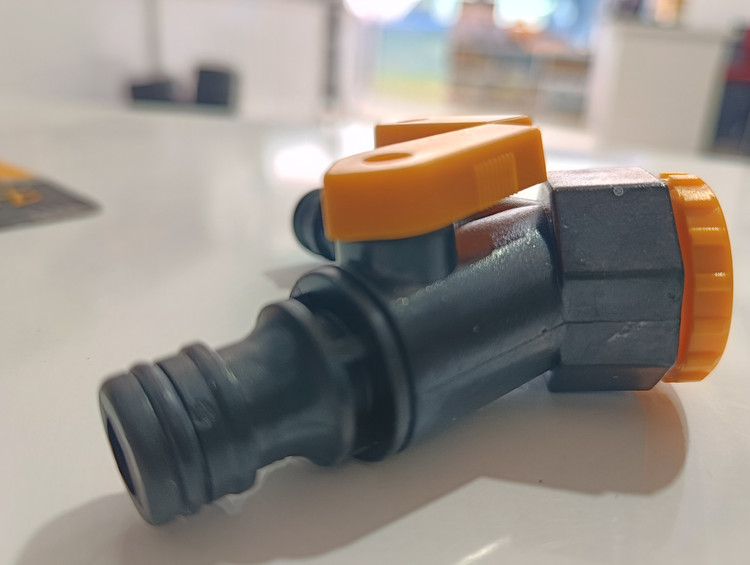 Hoteche three-way faucet connector (code 371116) Converts the faucet into two branches with separate control اتصال دهنده سه راهی شیر آب Hoteche (کد 371116) تبدیل شیر به دو شاخه با کنترل مجزا