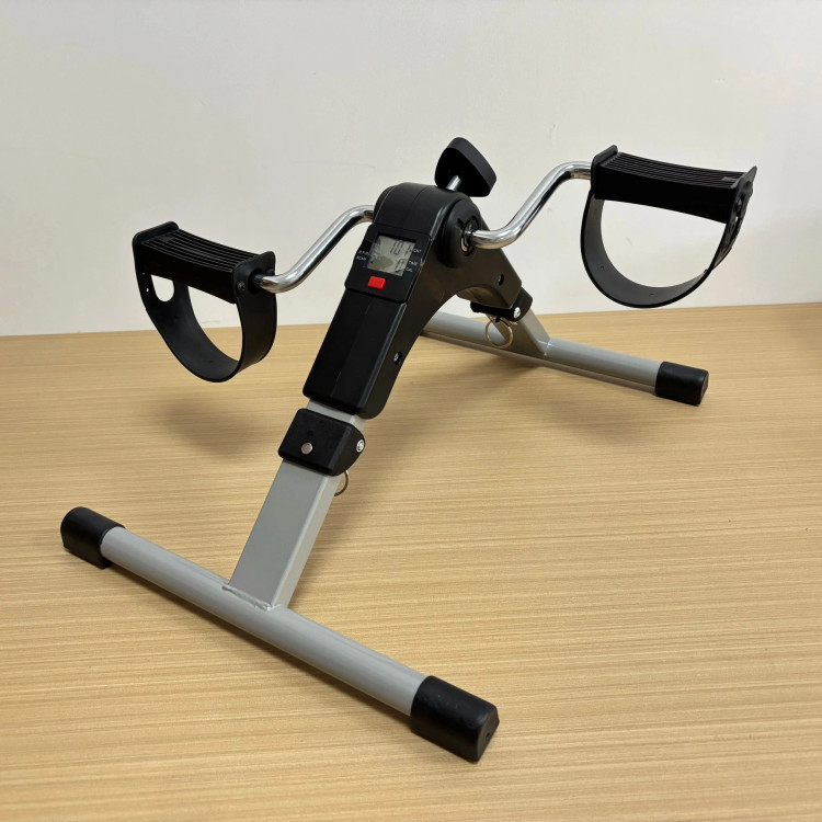 دستگاه پدال ورزشی بازو و پا مینی دوچرخه تاشو خانگی و اداری با مقاومت متغیر و نمایشگر LCD Arm and leg exercise pedal machine, mini folding bike for home and office with variable resistance and LCD display