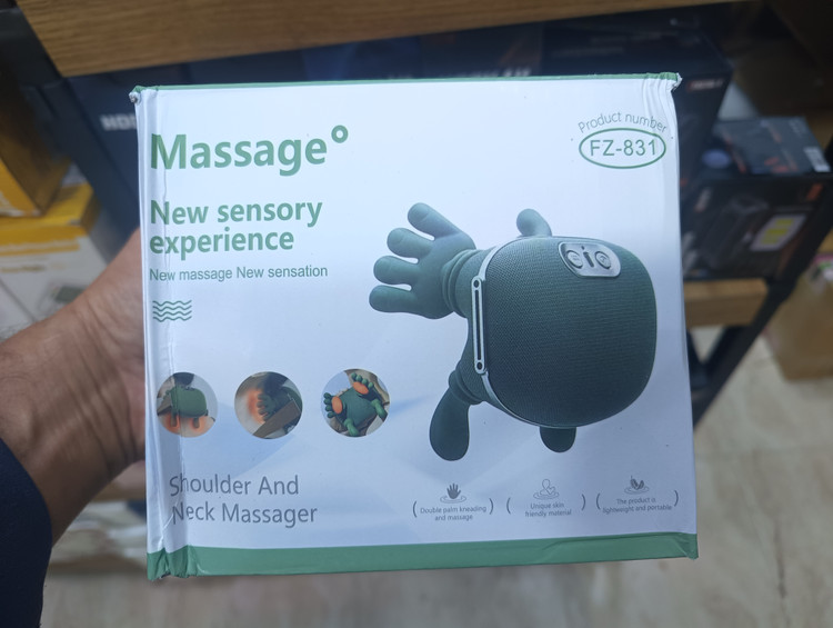 ماساژور گردن و شانه FZ-831 تجربهای نو از ماساژ شیاتسو با گرمای درمانی FZ-831 Neck and Shoulder Massager A new experience of Shiatsu massage with therapeutic heat