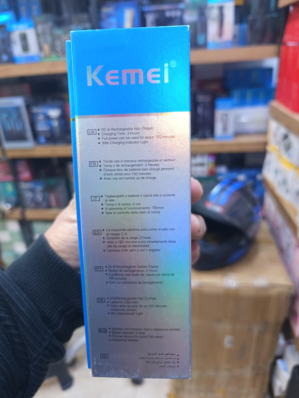 ماشین اصلاح مو و ریش کیمی مدل Kemei KM-233 با نمایشگر LCD و شارژ USB Kemei KM-233 hair and beard trimmer with LCD display and USB charging